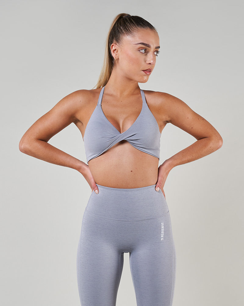 Brassière de sport EVY avec détail torsadé à l'avant pour un look sportif moderne, fashion, femme activewear reaverfit