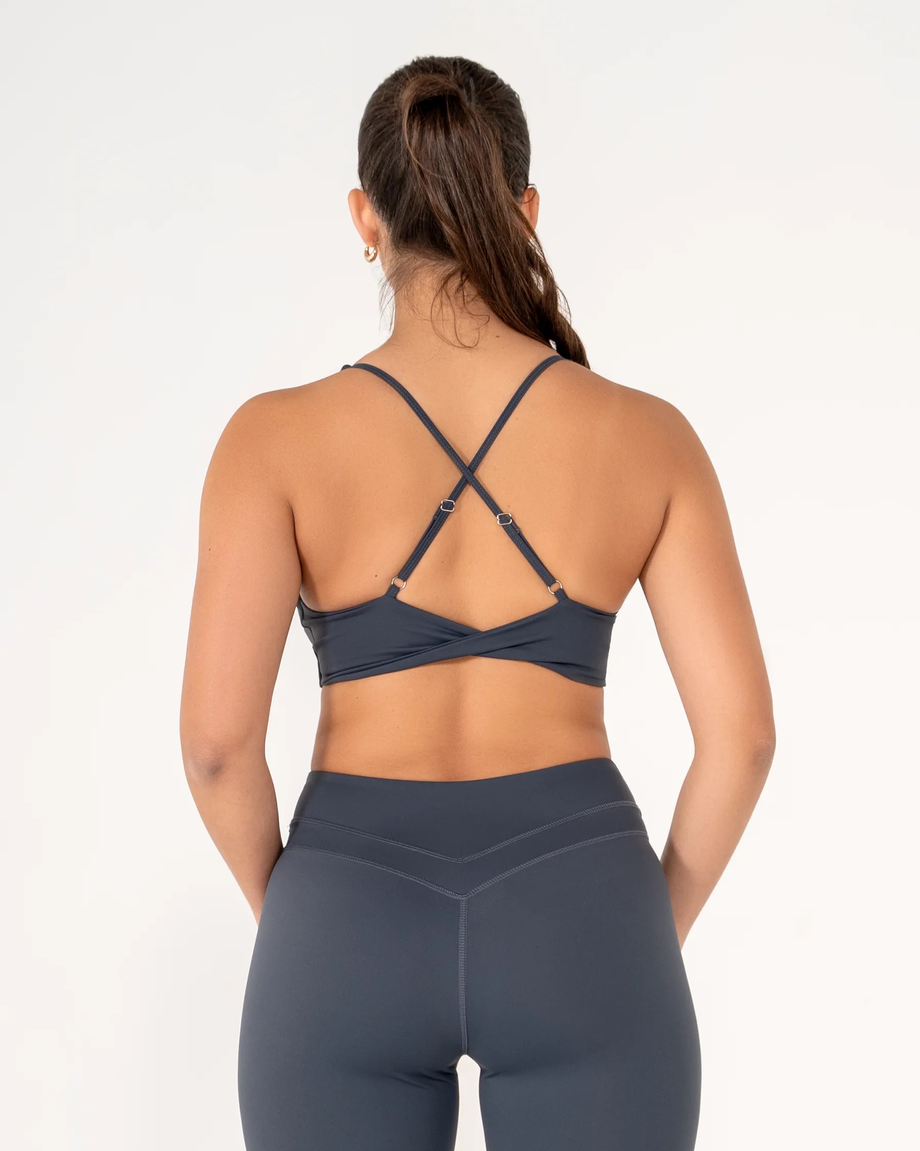 Vue de dos de la Brassière AMY bleu-gris Reaverfit pour femme parfaite pour le cardio