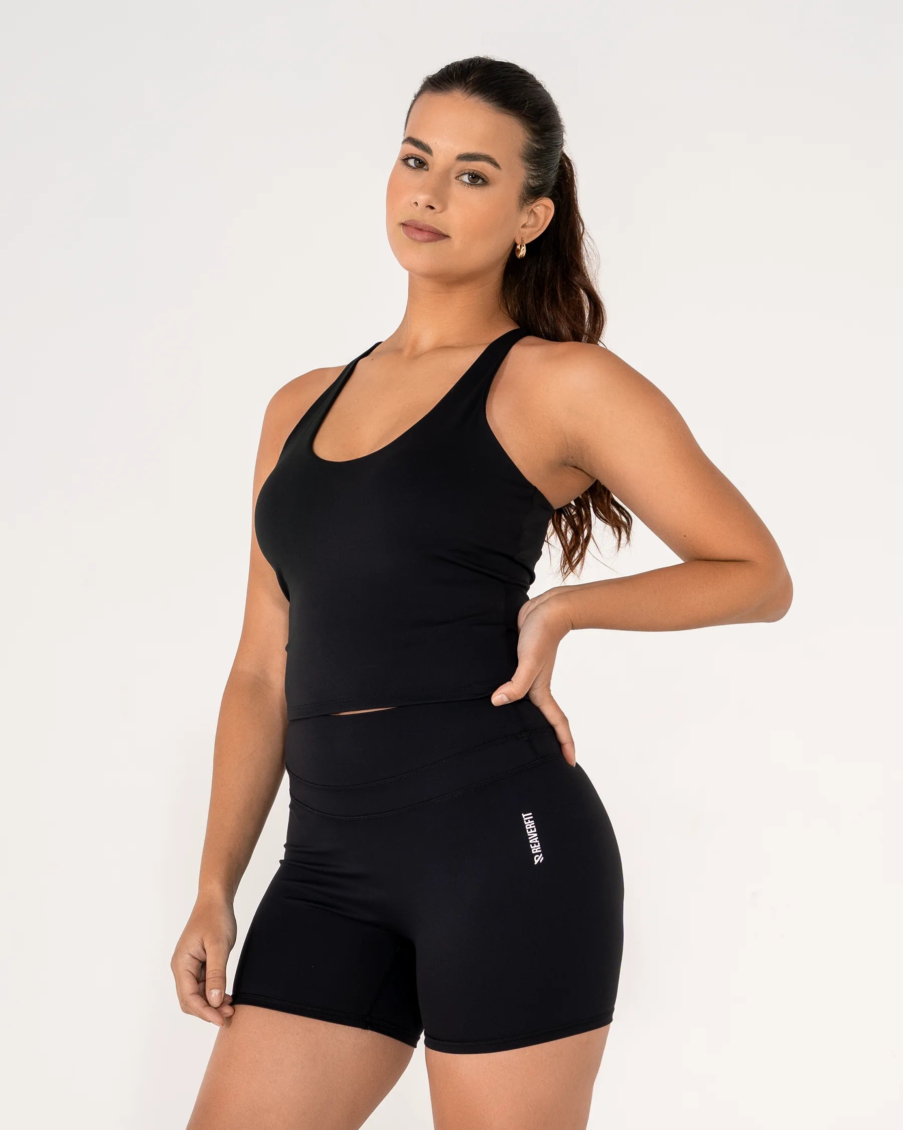 Débardeur AMY noir Reaverfit pour femme avec brassière intégrée adapté au fitness