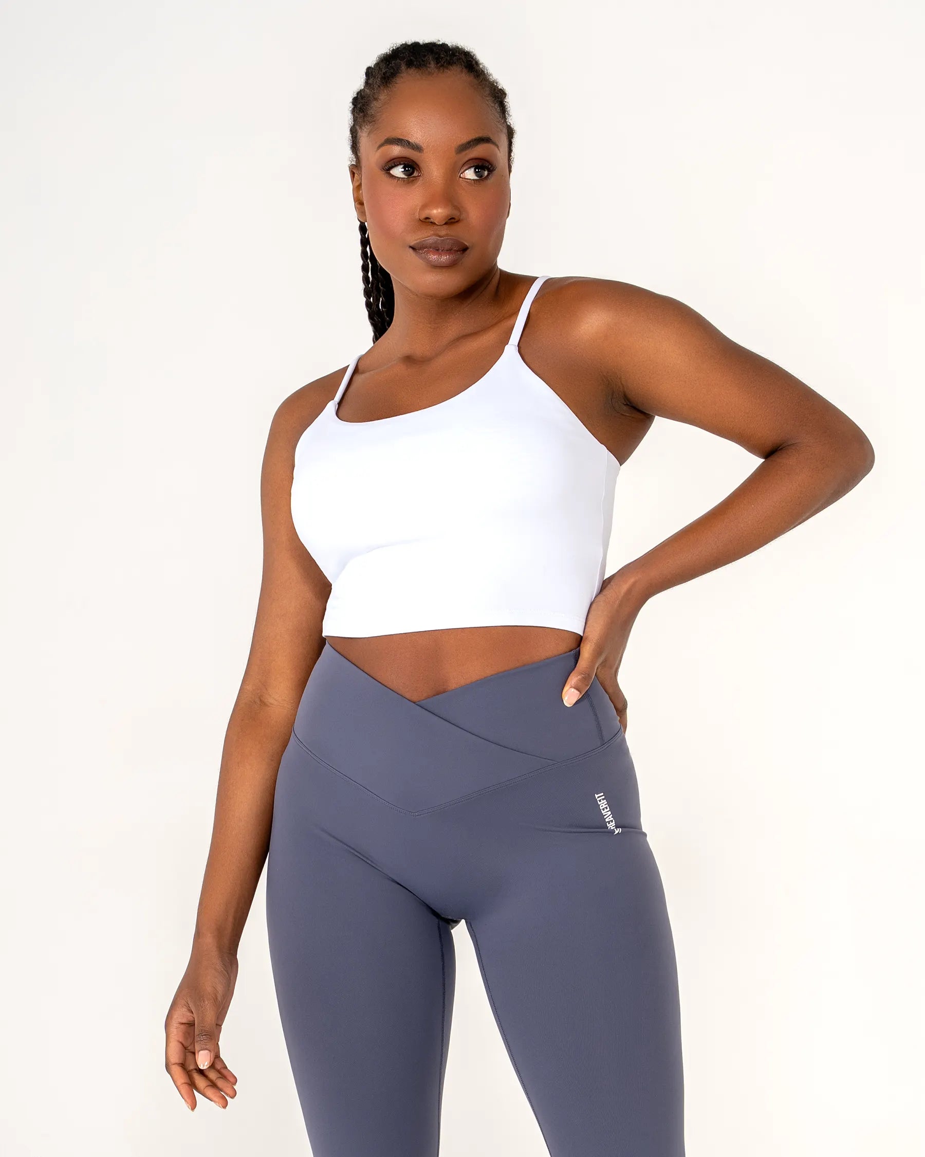 Brassière NOVA noire Reaverfit pour femme adaptée au fitness