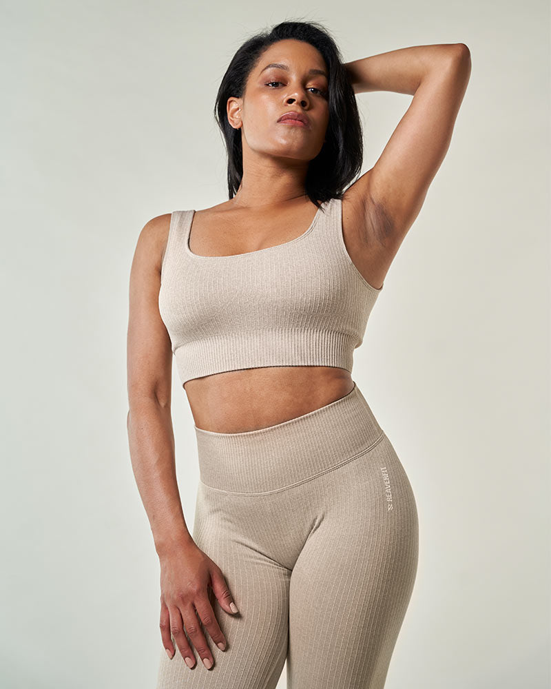 Brassière de sport femme COCOON Beige, athlétique et confortable, pour un style féminin affirmé pendant vos séances de sport reaverfit 2023
