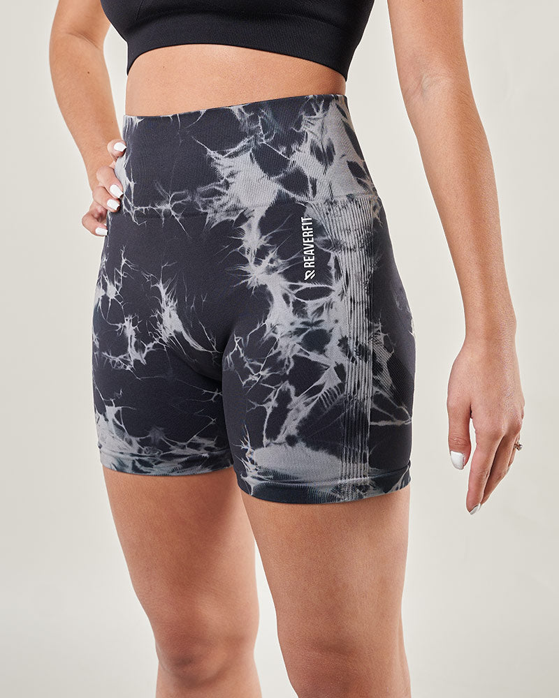 Short sport couture scrunch femme Alya haute performance, évacuation de la sueur pour rester au sec pendant le sport