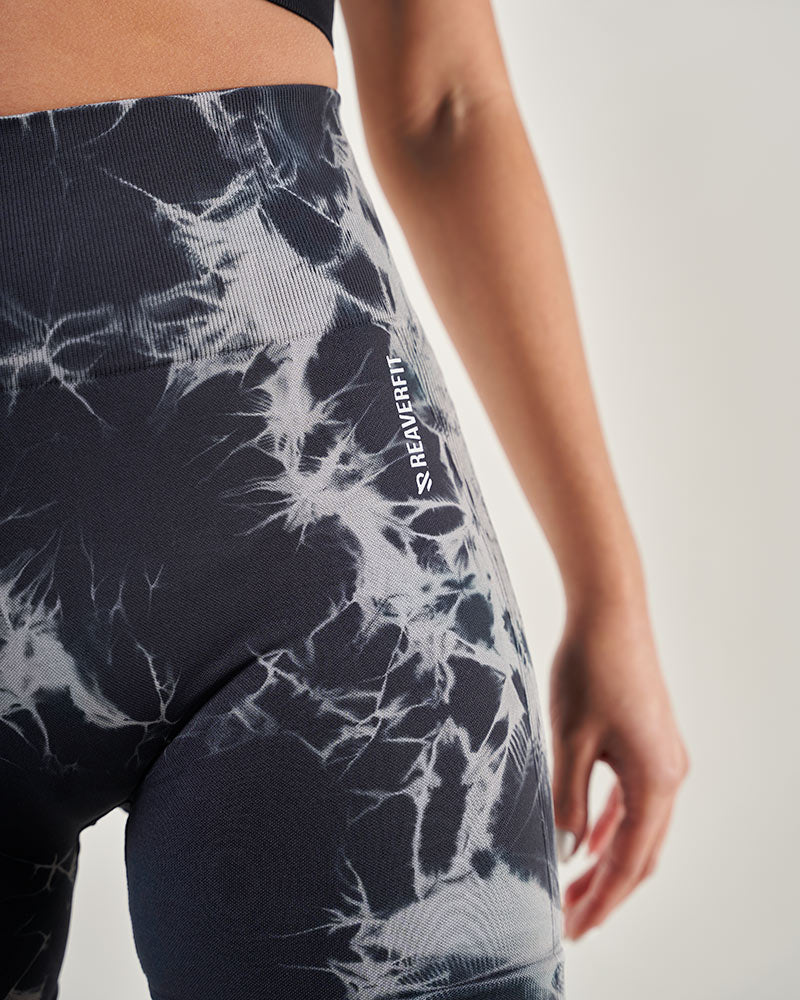 Short de sport squat proof push push pour un fessier rebondi, coupe taille haute pour un confort inégalé et un look épuré gros plan