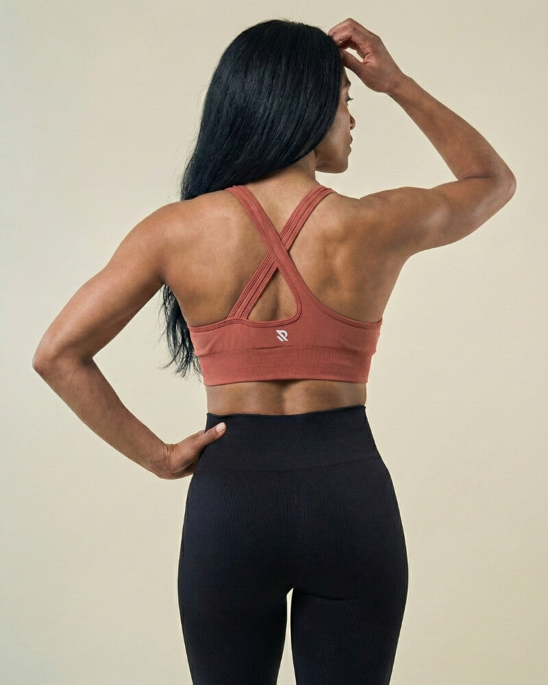 Brassière de sport Joy couleur rouge ambbre pour femmme reaverfit un maintien doux et confortable pour vos activités à faible impact