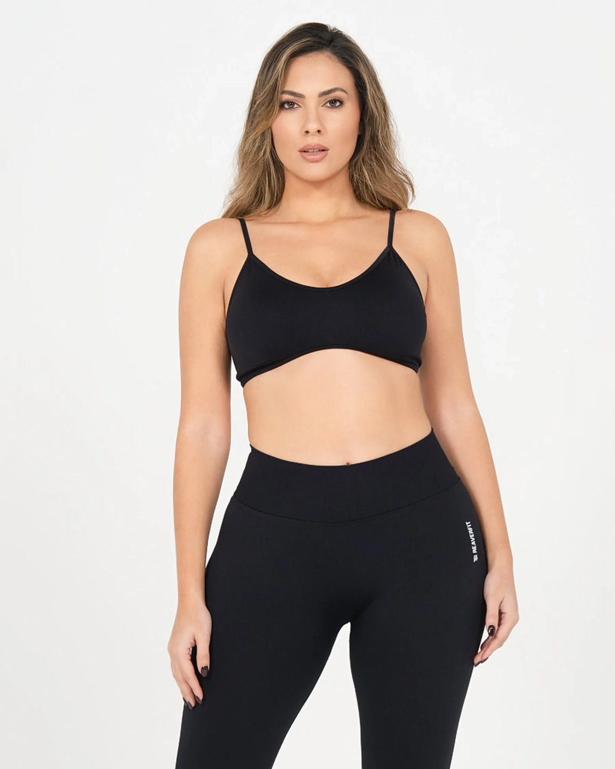 Brassière de sport ICÔNE noir Reaverfit pour femme, vue de face.