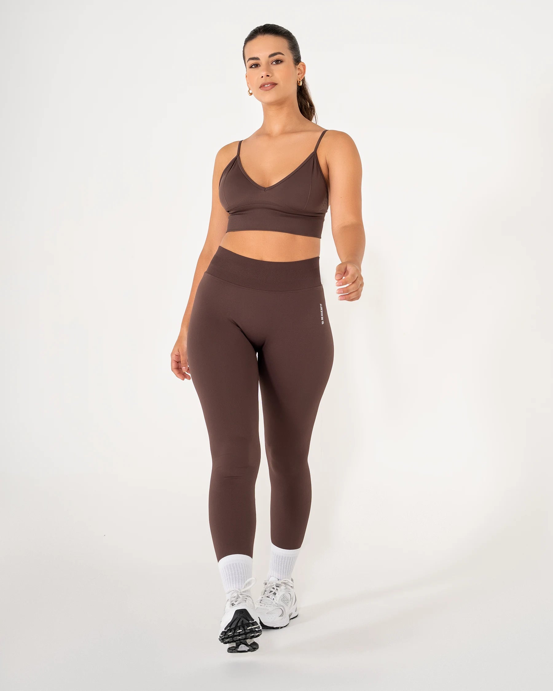 Legging CORE marron Reaverfit pour femme avec scrunch push-up adapté au fitness