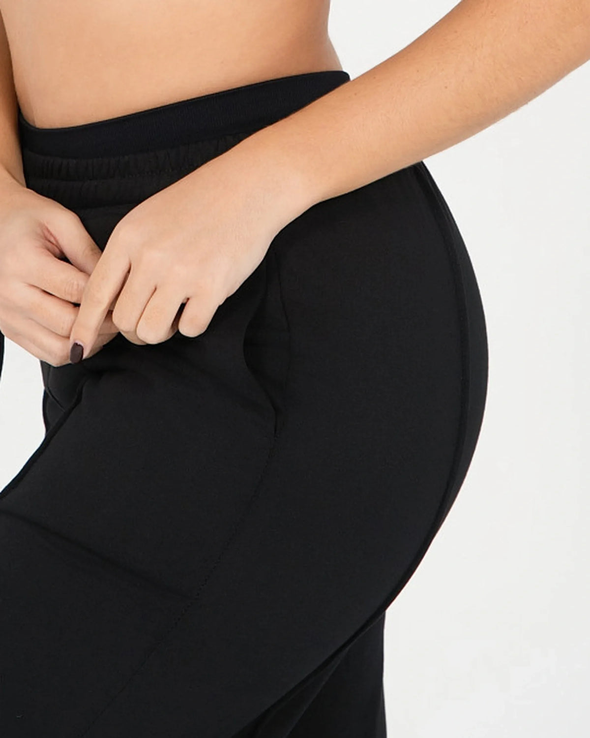 Jogging ICÔNE noir Reaverfit pour femme, détail ceinture.