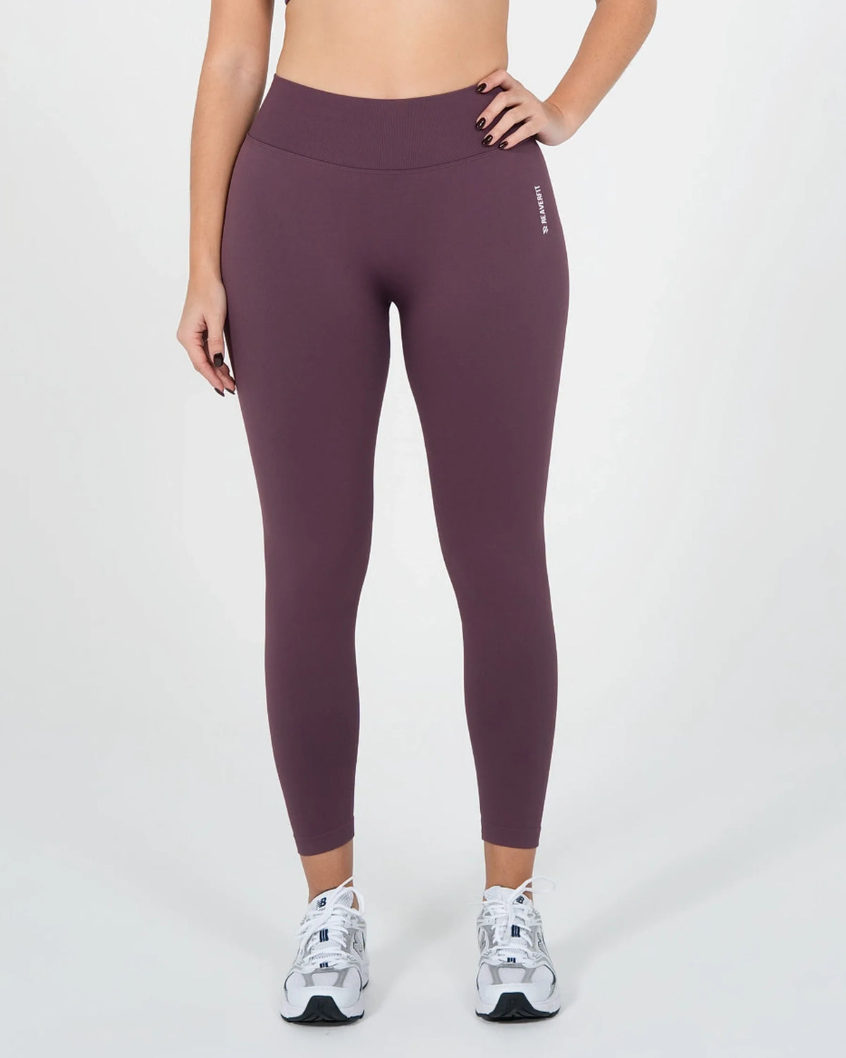 Legging ICÔNE violet Reaverfit pour femme, vue de face.