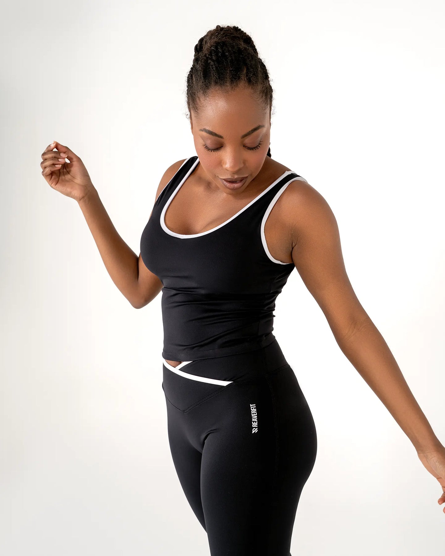 Débardeur NOVA noir Reaverfit pour femme avec brassière intégrée parfait pour le cardio