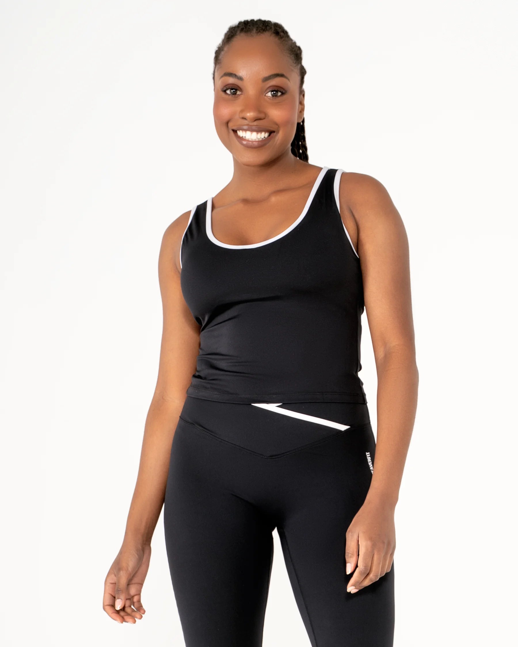 Débardeur NOVA noir Reaverfit pour femme avec brassière intégrée adapté au fitness