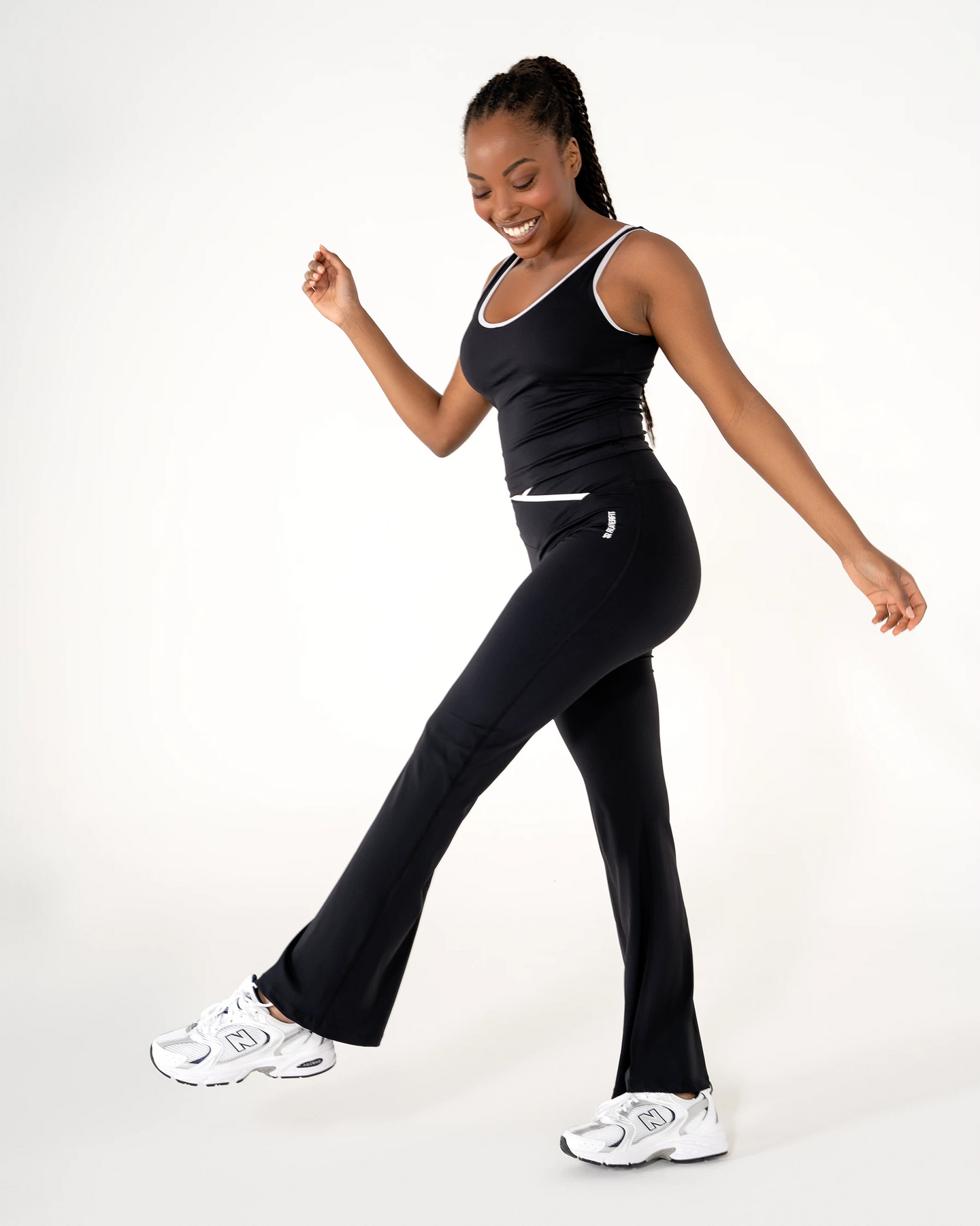 Débardeur NOVA noir Reaverfit pour femme avec brassière intégrée idéal pour la musculation