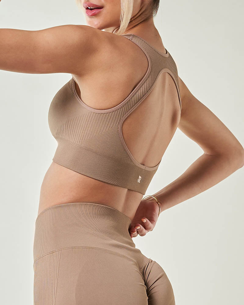 Brassière de sport femme couleur marron CALI Moka pour un look sportif sophistiqué premium reaverfit