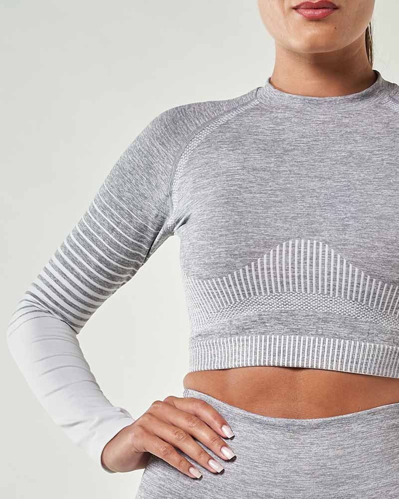 Habit de sport femme de qualité manches longues blanc gris ICONIC - Technique et esthétique en une seule pièce, le choix parfait pour un look sportif tendance 2023