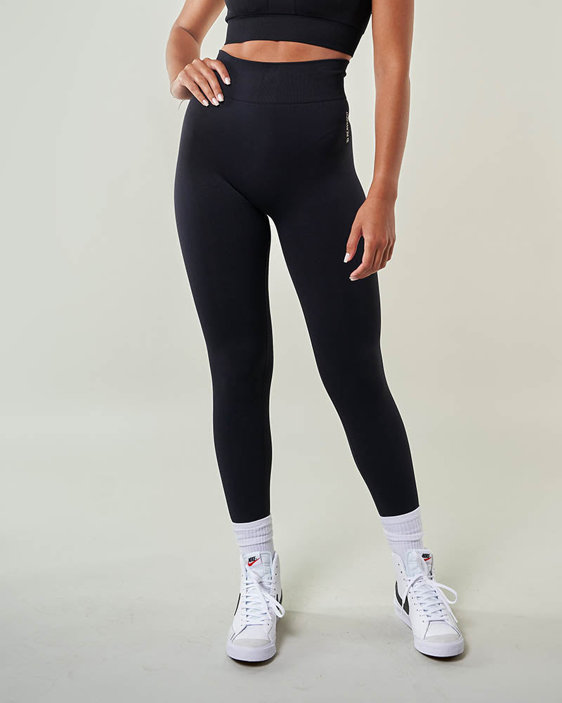 Legging de sport taille haute femme noir doux, confortable, résistant et extensible en noir pour une performance sportive améliorée