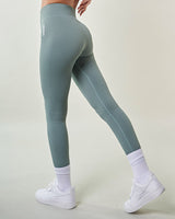 Legging sport taille haute bleue, un allié quotidien pour vos entraînements et vos activités de tous les jours athleisure 2023 reaverfit