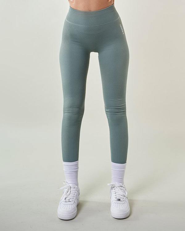 bas de sport femme matière souple et élastique, le legging sport taille haute bleue assure une performance sportive incomparable