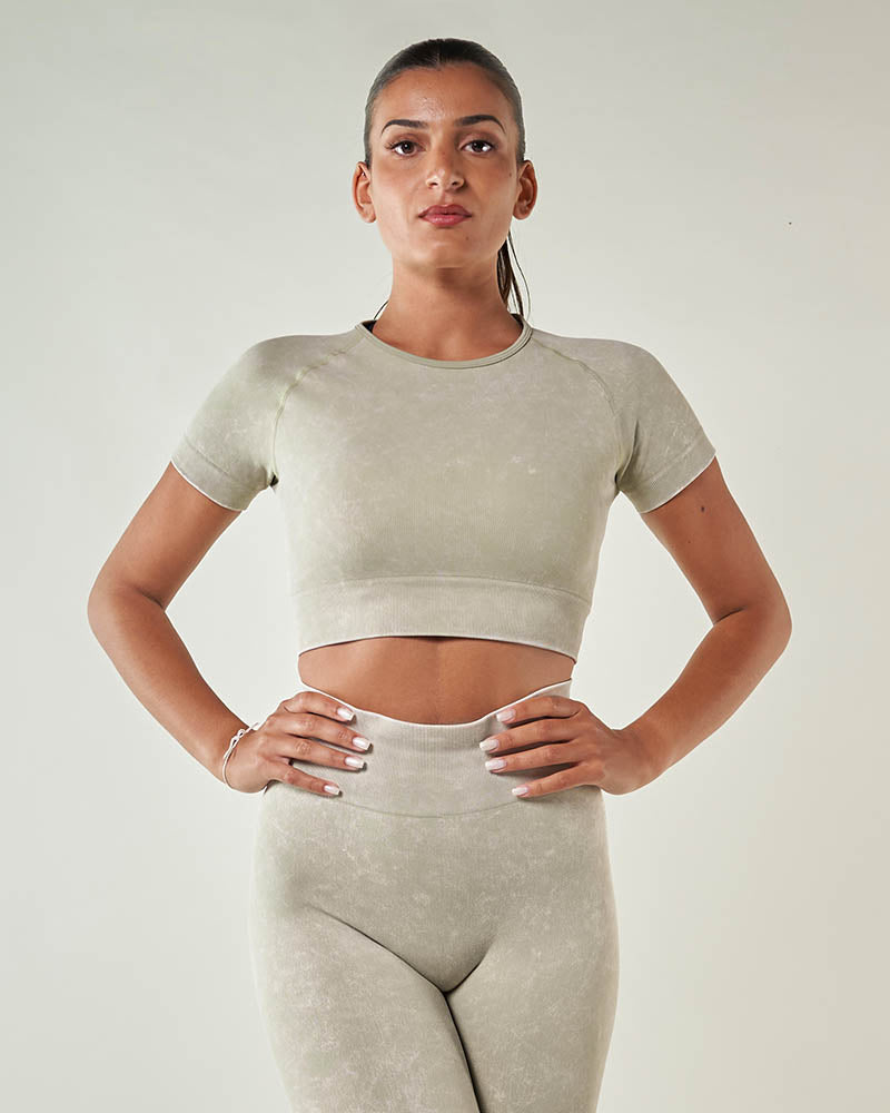 Crop Top de sport manches courtes Luna vert de Reaverfit pour femme active fitness activewear